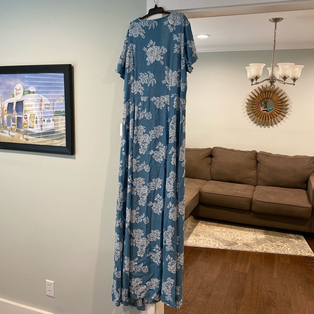 Lulu’s Dress - Picture 6 of 8